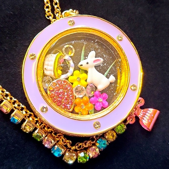 New Betsey Johnson Time to Groom Necklace - Picture 10 of 17